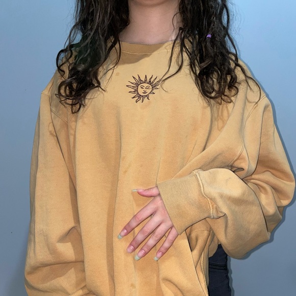 Ghanda Sweaters - Light Sun Crewneck